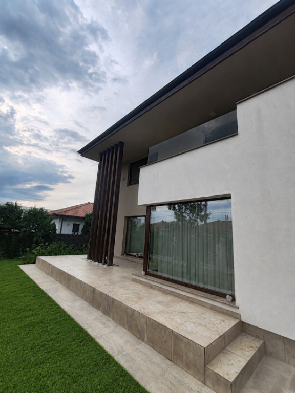 Rezidență premium 315 mp – 3 dormitoare cu baie proprie