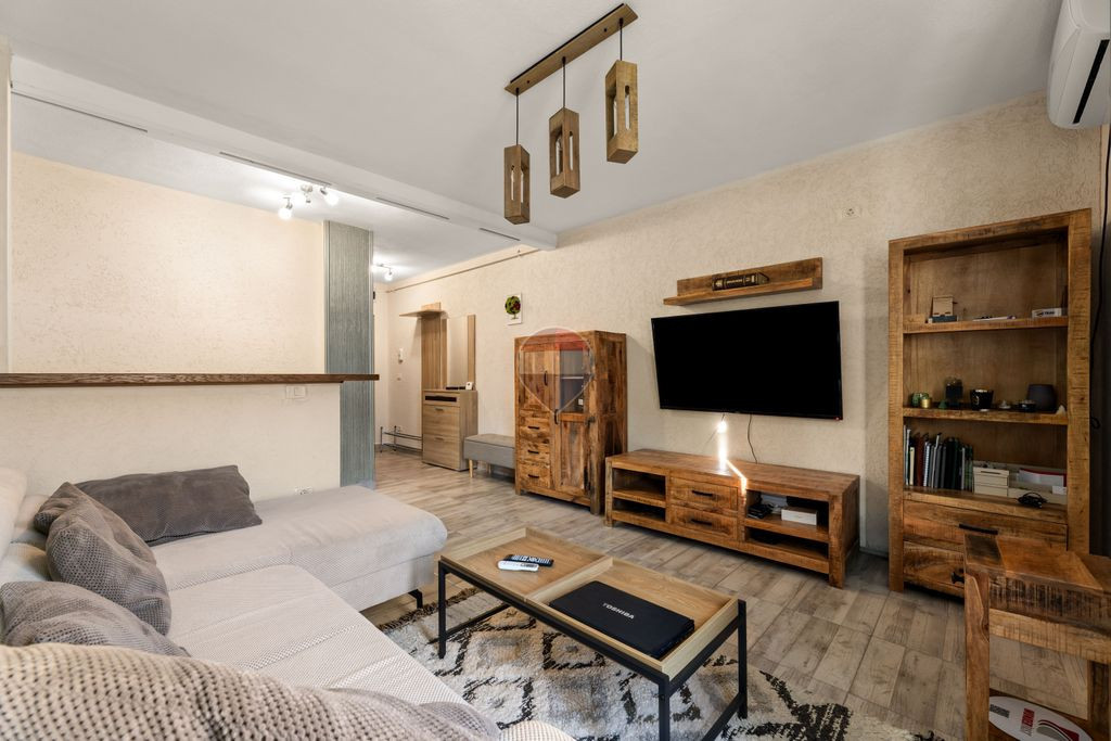 Apartament modern cu 2 camere de închiriat - Zona Centralǎ