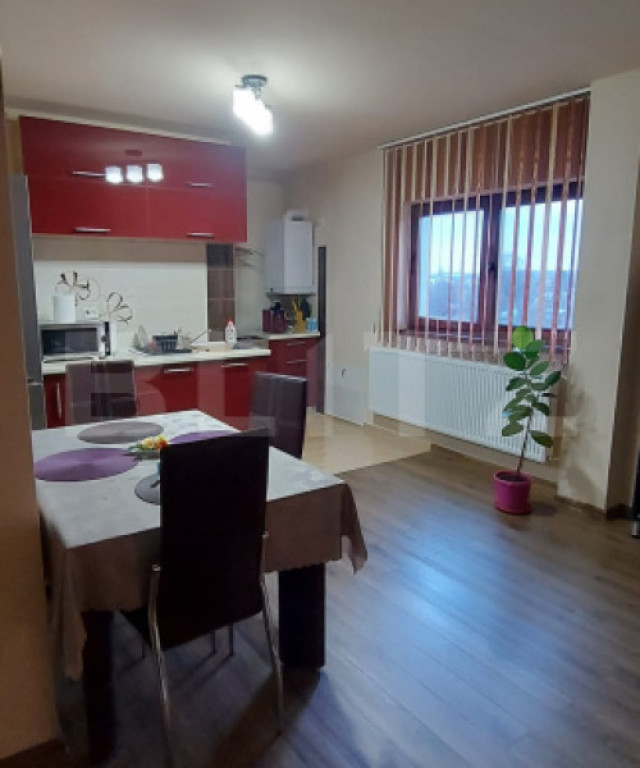 Apartament cu 2 camere , 60 mp + 2 balcoane - Reghin
