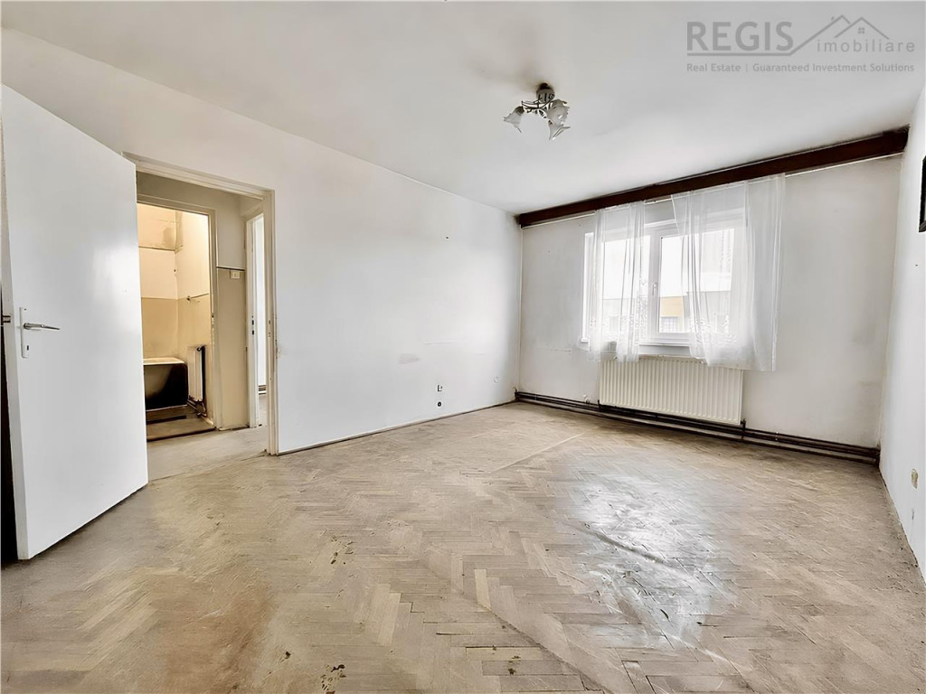 Apartament cu 2 camere in zona Florilor de renovat