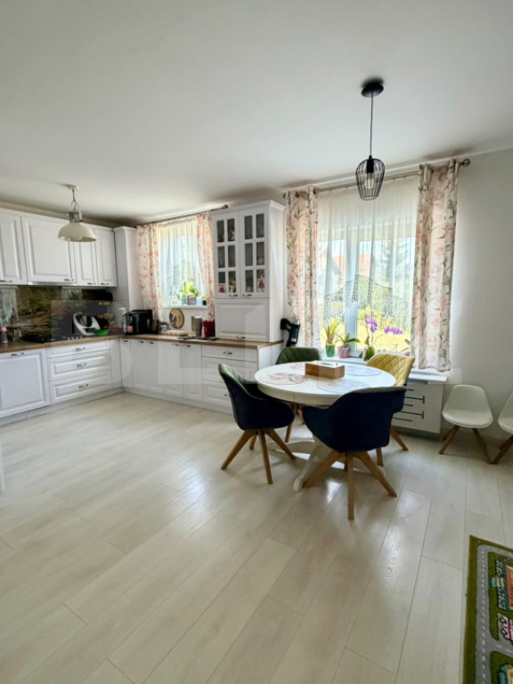 Apartament 3 camere,85 mp+ balcon, etaj intermediar, Europa