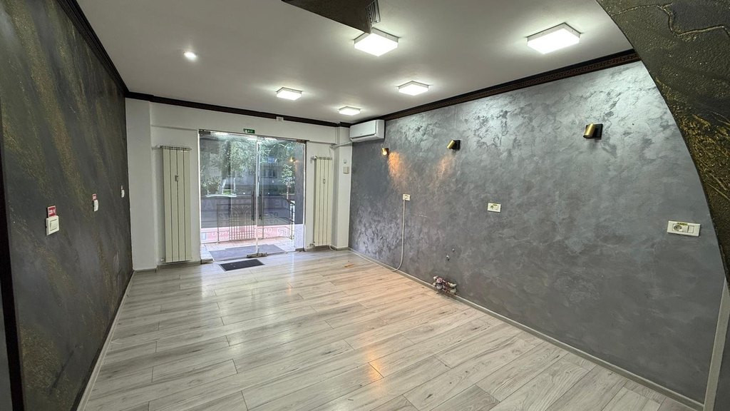 Spatiu comercial , Sosa Salaj, locatie cu vad, fost salon!