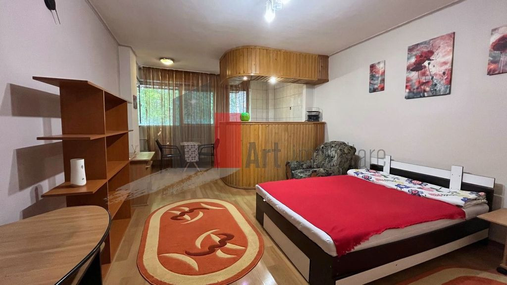 Urgent! Garsonieră cochetă, mobilată și utilată – ...