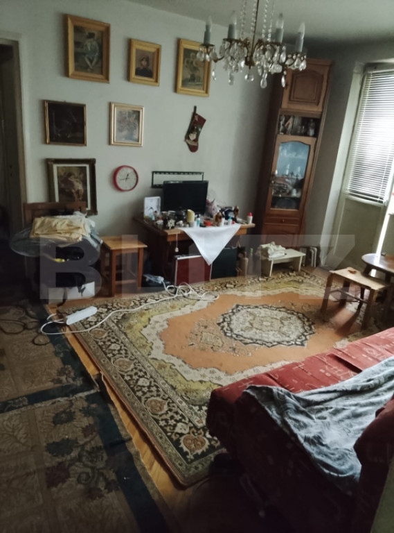 Apartament cu 3 camere, 55 mp, zona Policlinica