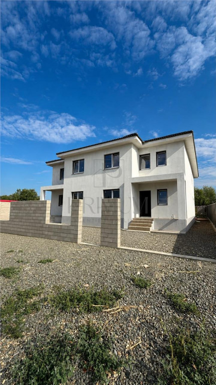 DUPLEX-FOARTE SPATIOS-TEREN GENEROS - COMPARIMENTARE EXCELEN