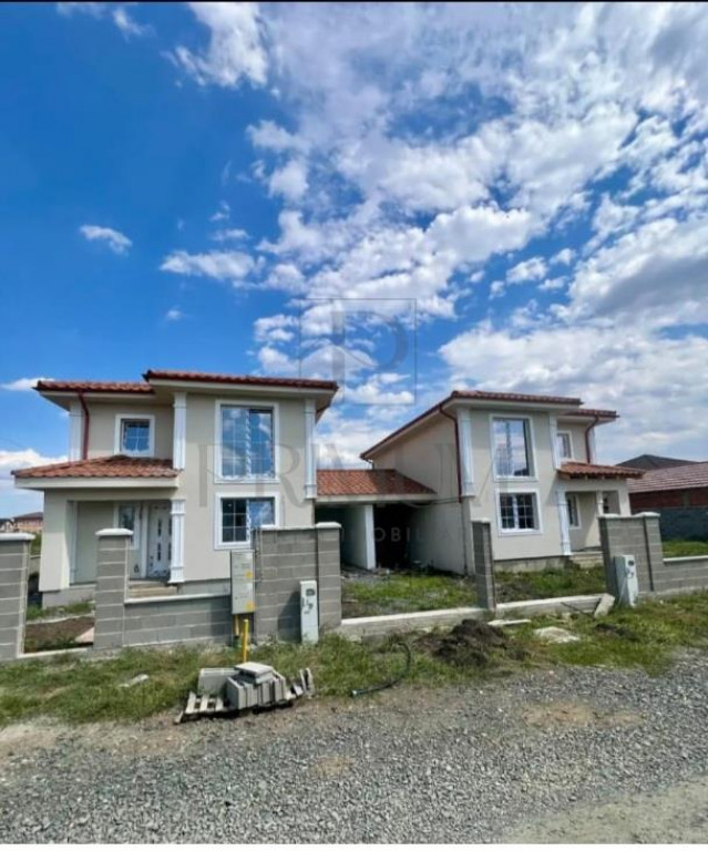 DUPLEX SEPARAT PRIN GARAJ - ZONA FOARTE BUNA - TOATE UTILITA