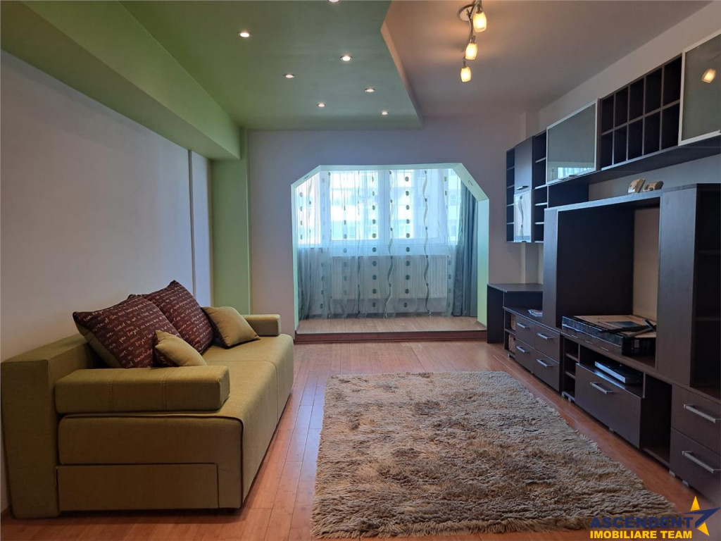 Apartament generos 3 camere de inchiriat, in zona apreciabil