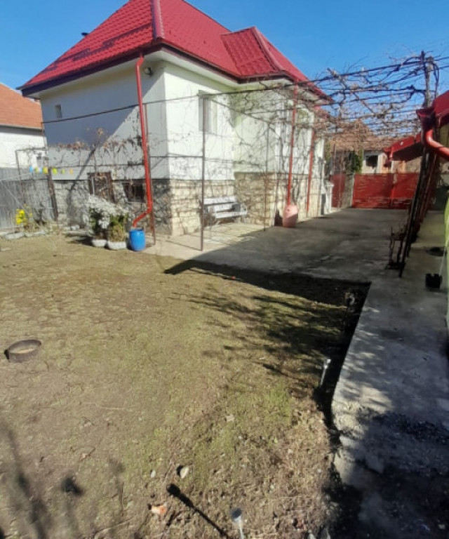 Casa individuala 4 camere 124 mp,4000 mp teren zona Cuzaplac