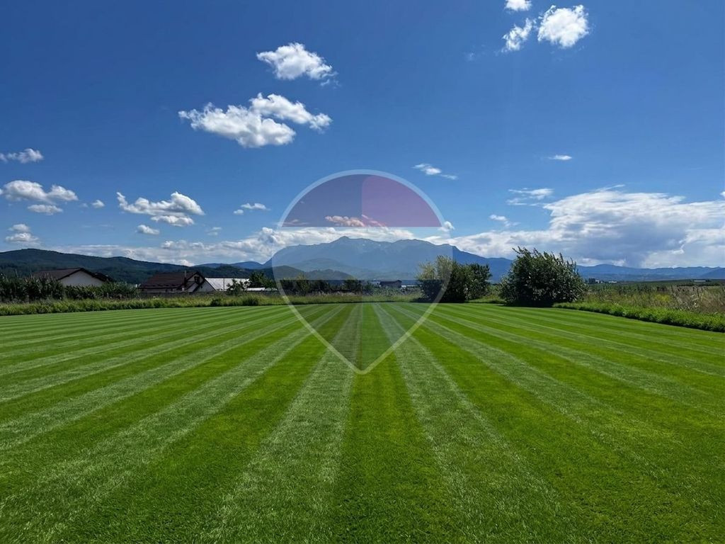 Oază de liniște și panoramă spectaculoasă: Teren int...