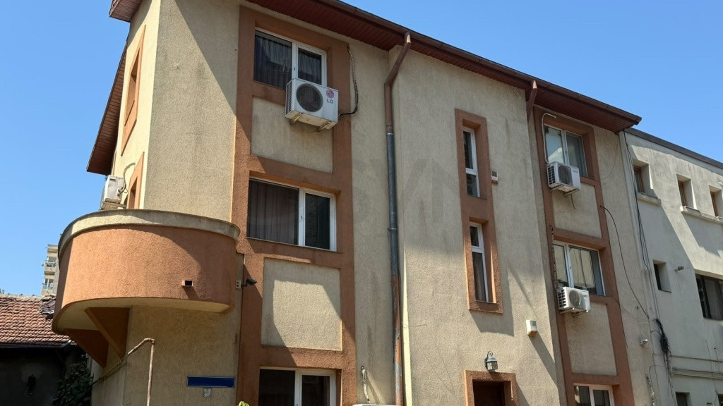 Vila l 8 camere l Bulevardul Unirii