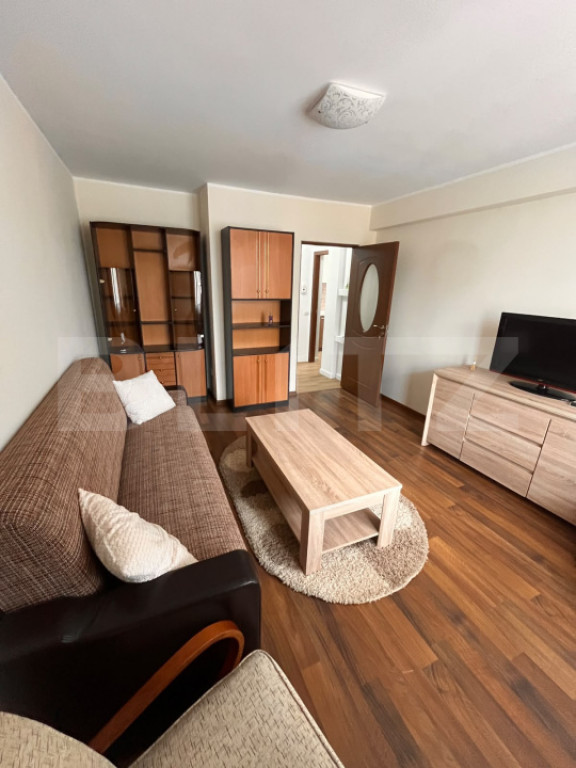 Apartament 2 camere, decomandat, zona Centrală
