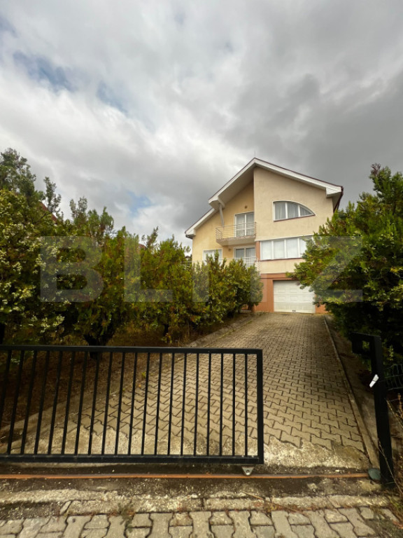 Casă cu teren 500 mp, Livezeni