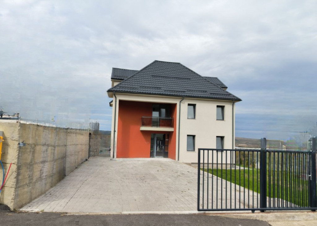 Casa individuala 172mp utili, 440mp teren, aproape de transp