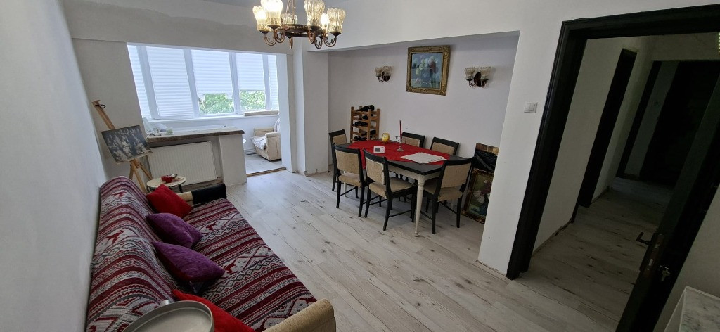 Mioritei (Restaurant Miorita)-3 camere /68 mp /etaj 1 /centrala / PVC
