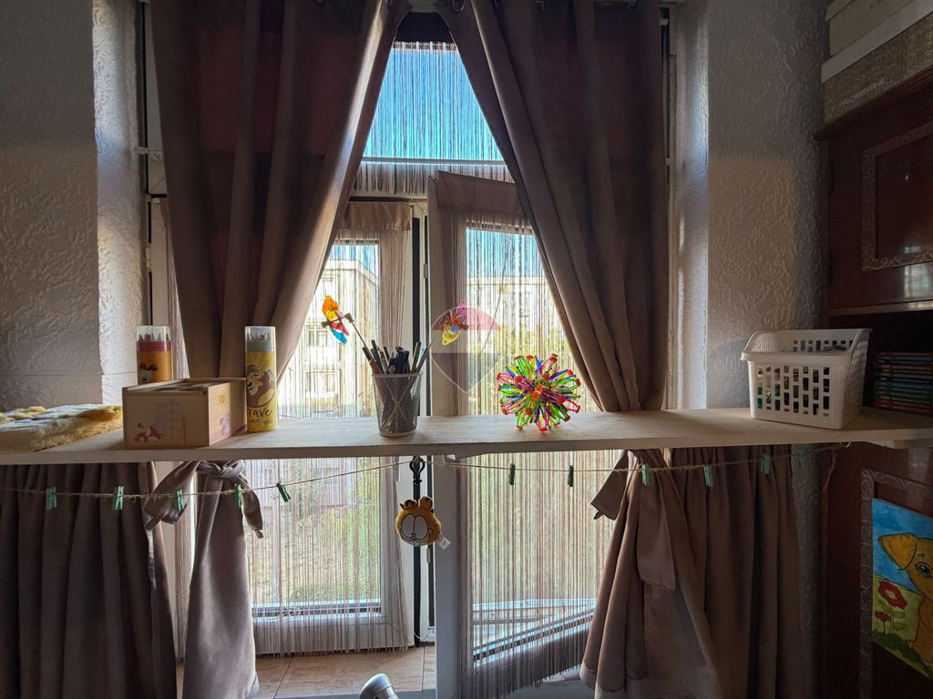 Apartament eficient compartimentat, renovat, 48 mp, zona Hot