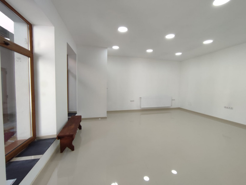 De vanzare spatiu comercial 92 mp zona Eroilor
