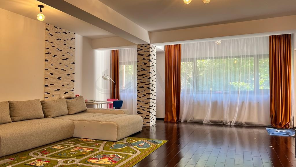 Apartament 4 camere cu garaj langa padure Baneasa