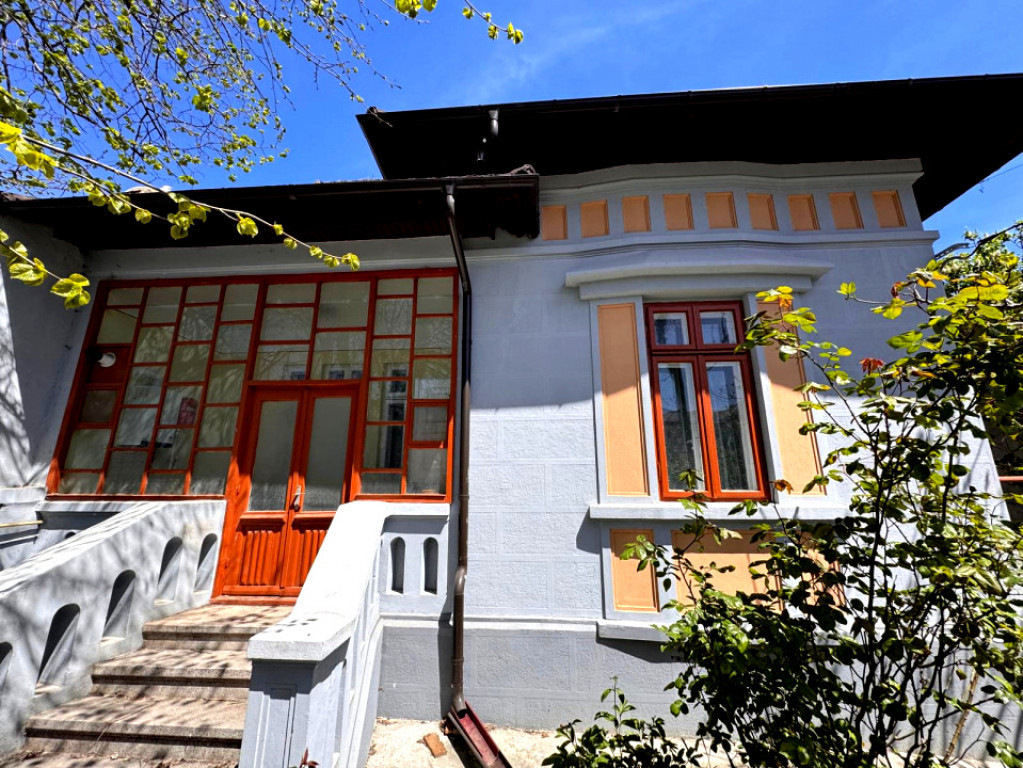 Casă de vânzare situată în Tomis II - Constanta
