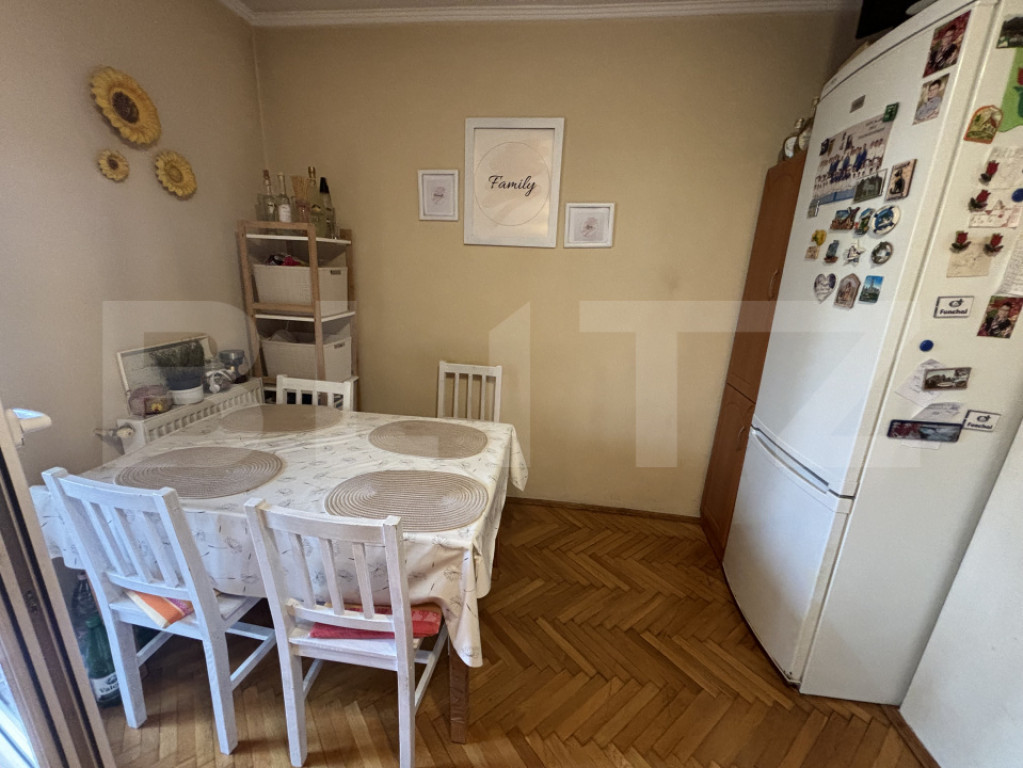 Apartament 3 camere de vânzare , 75 mp, Cartierul Carpați