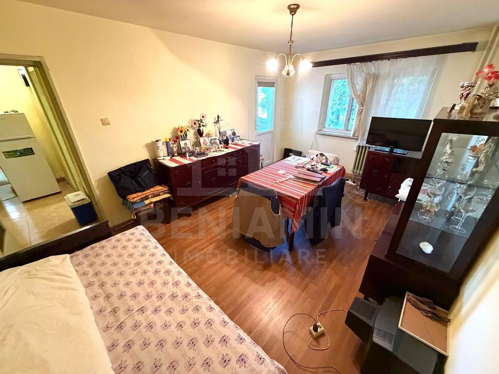 Apartament 2 camere decomandat etaj 1 Sarari Spital Filan...