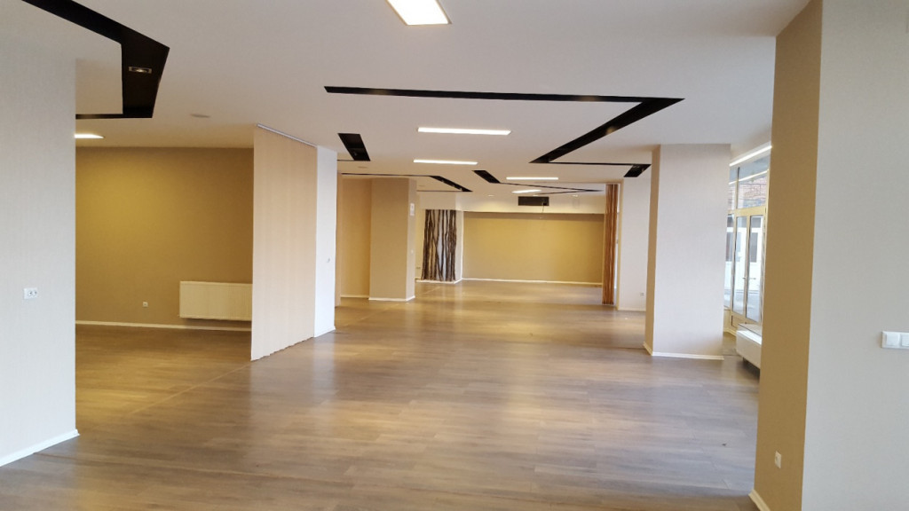 Spatiu comercial 904mp, acces tir, curent trifazic, zona Zor