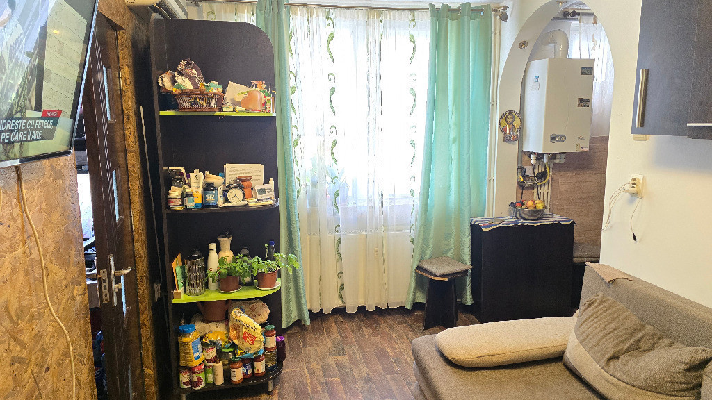 Vand apartament cu 2 camere cu GARAJ Deva, Dacia (Romanilor), etaj 2