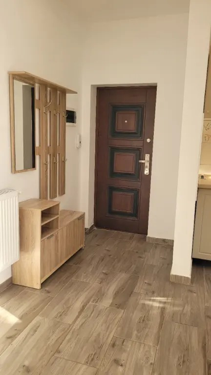 Proprietar, inchiriez apartament 2 camere, bloc nou, parter