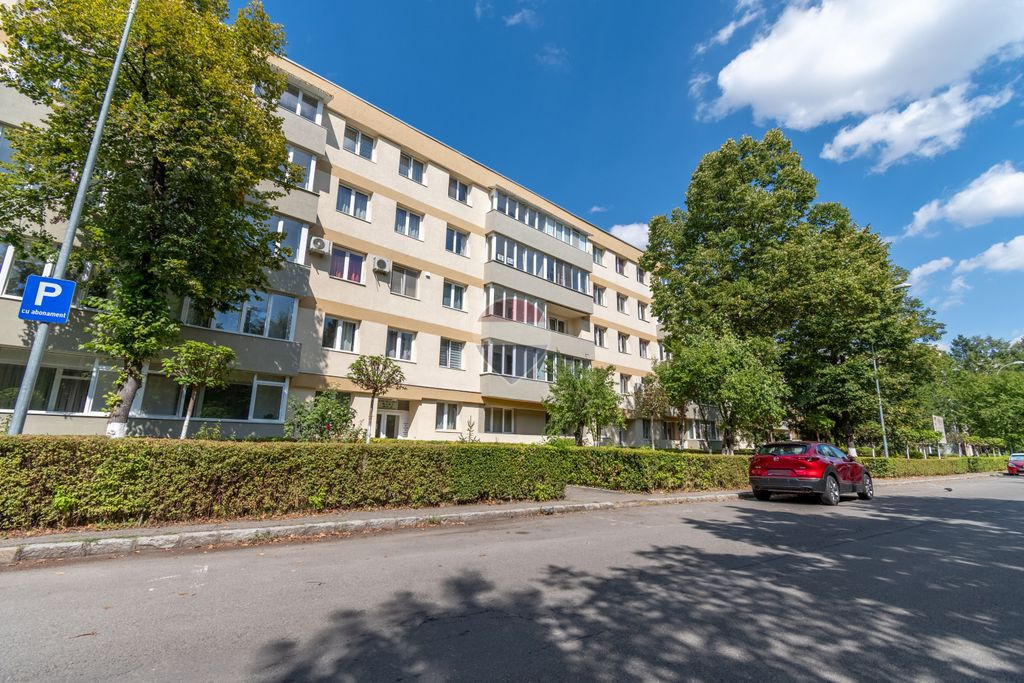 Apartament cu 3 camere de vanzare in Gheorgheni! 65 MP