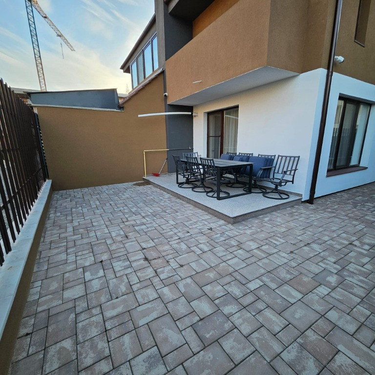 Casa duplex 130mp, mobilat, zona Stadionului de fotbal, Floresti