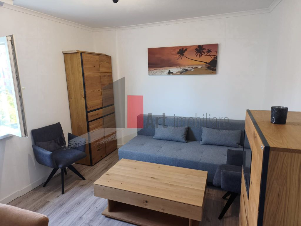 Vânzare apartament 2 camere decomandat Luică