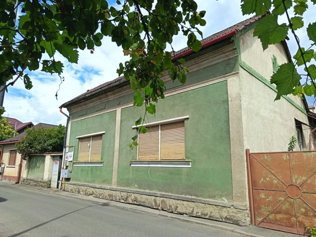 Casă cu caracter și potențial deosebit în Centrul Vechi