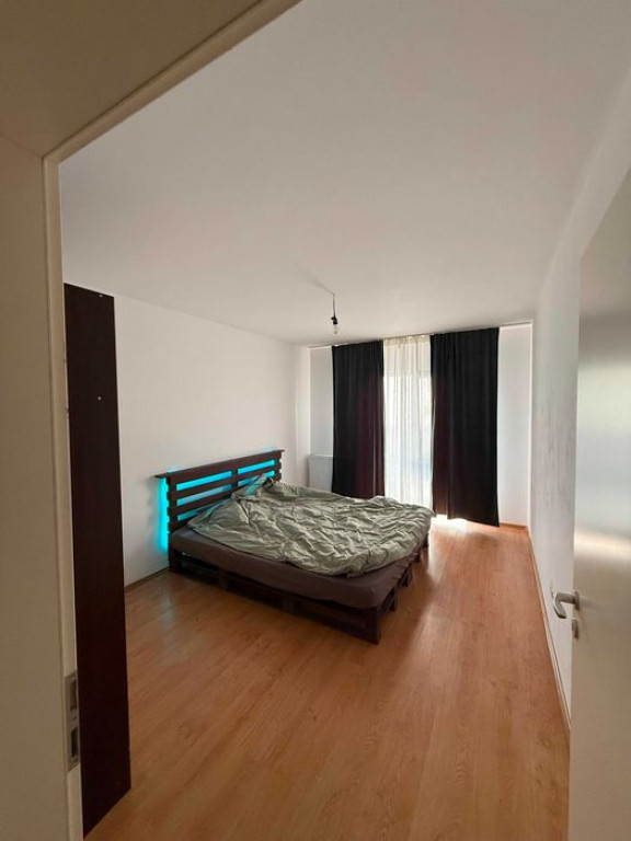 Apartament 2 camere Tractorul-Coresi,etajul 1,parcare,125000