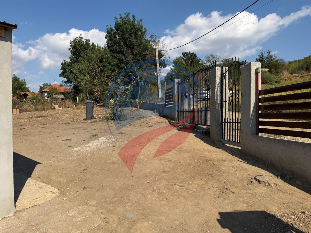 Casa la 12 km distanta fata de Craiova