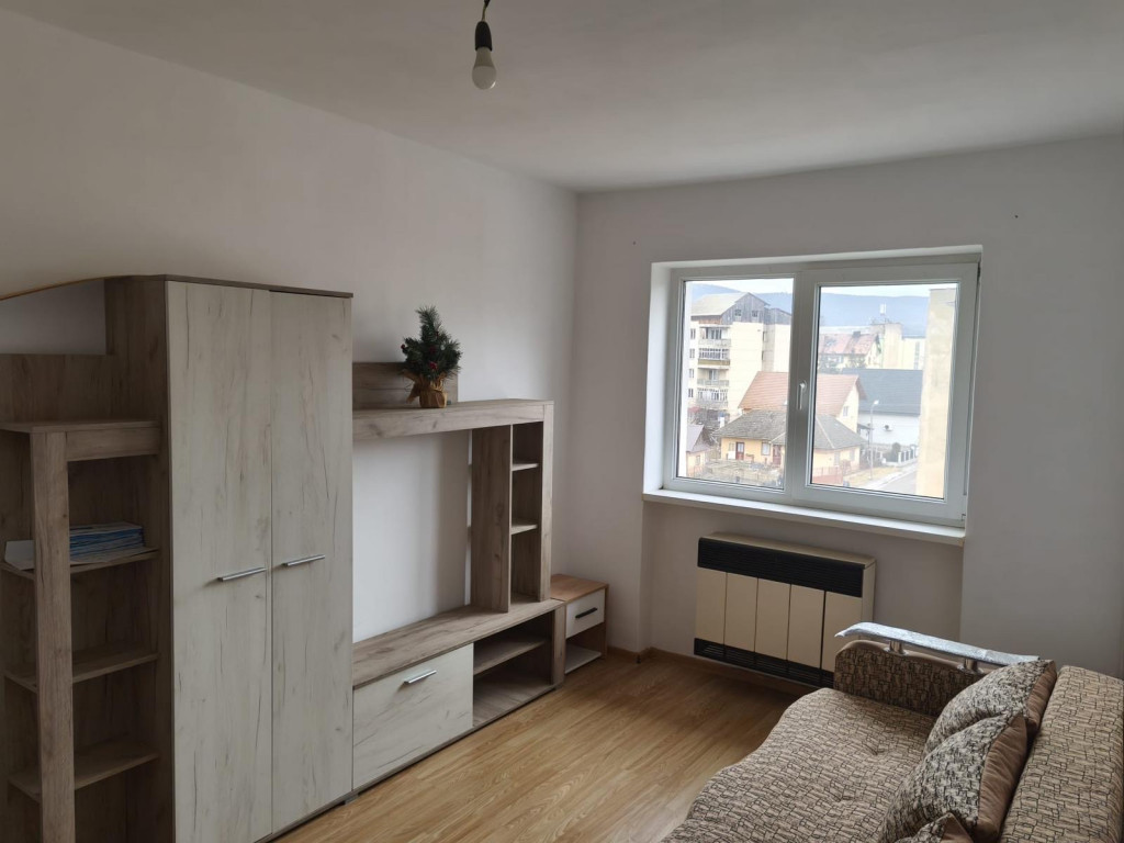 Vând apartament 2 camere str. Frăției