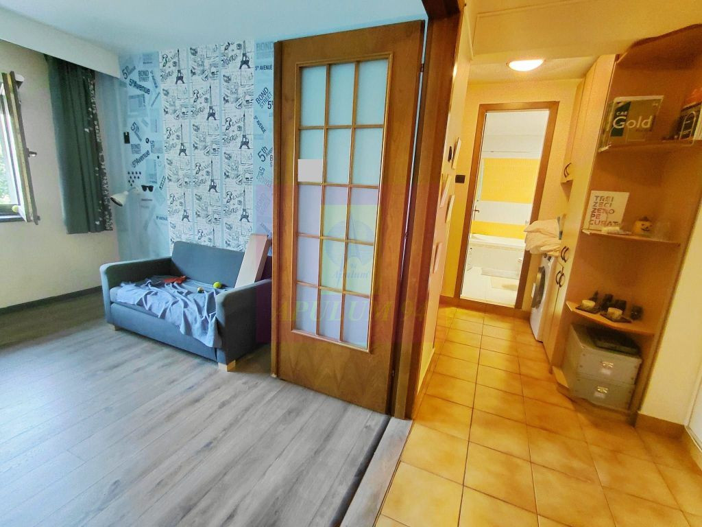 Apartament 4 camere bd Decebal adiacent