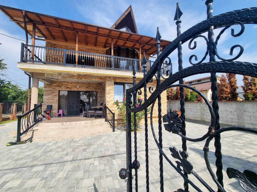 Vilă deosebită- Cartierul CFR Bacău- destinații multiple