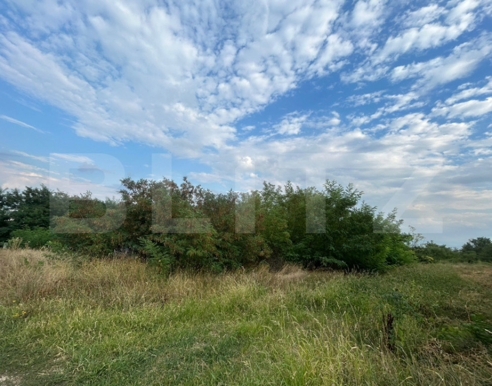 Teren intravilan 1.000 mp – priveliște panoramică asupra