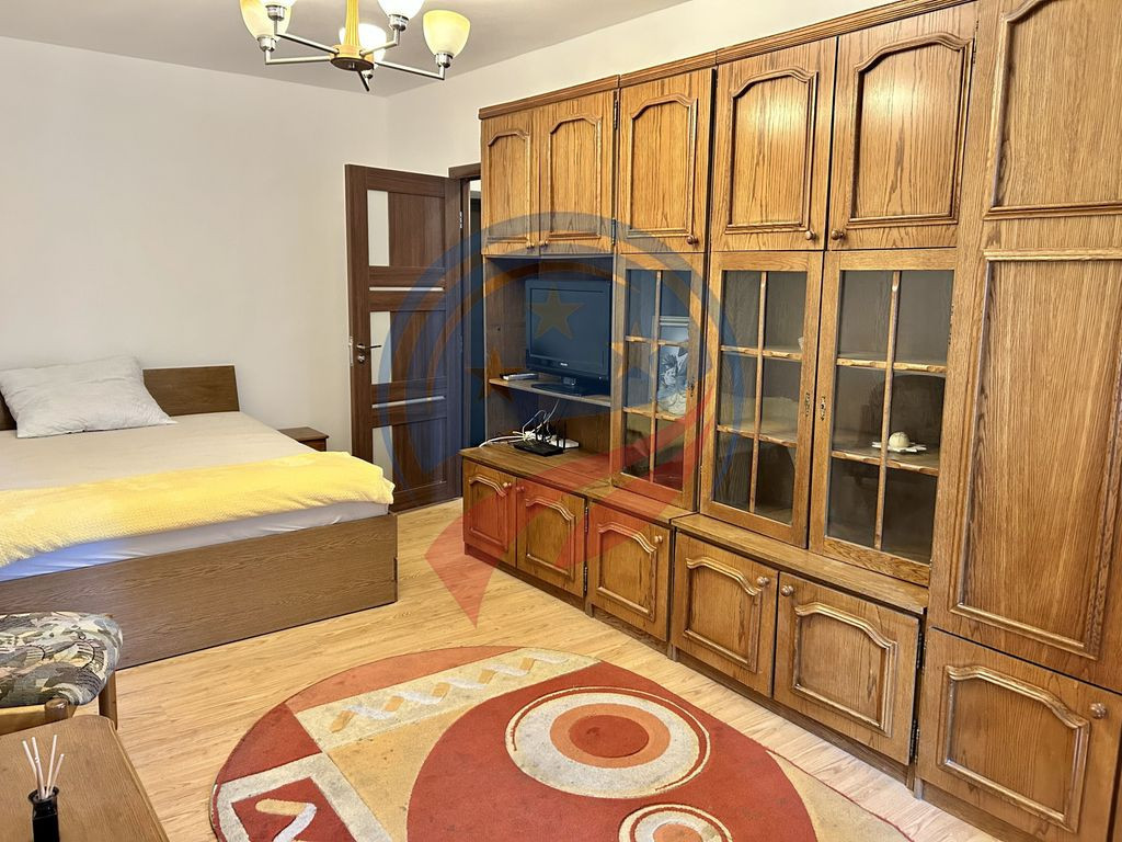 Garsonieră decomandată, foarte spațioasă, ultracentra...