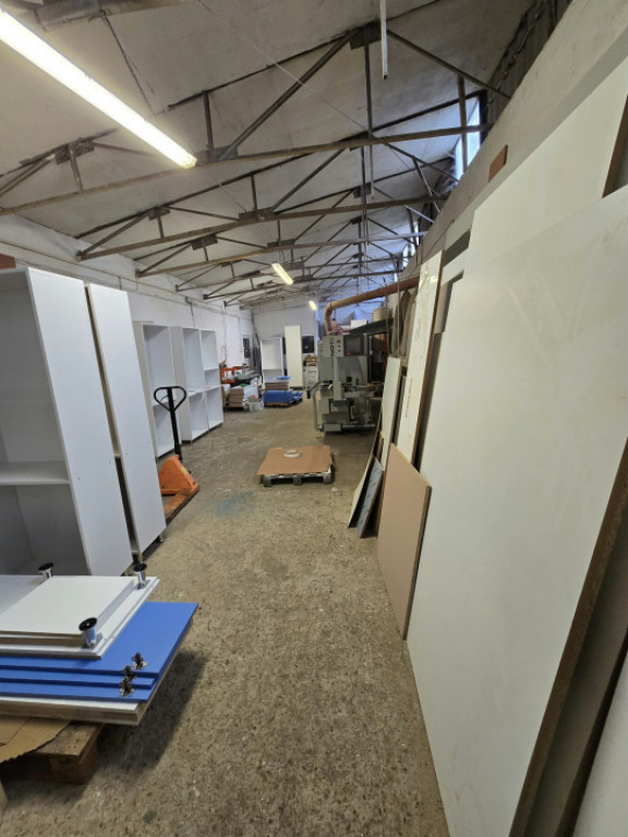 INCHIRIEZ SPATIU INDUSTRIAL