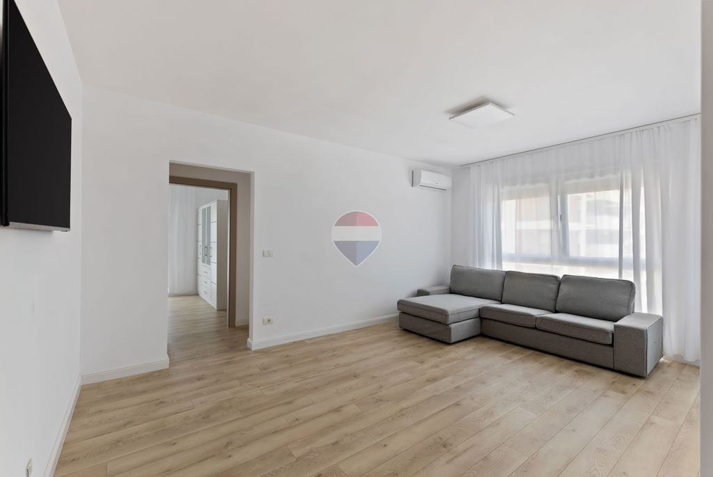 Apartament modern cu 3 camere de închiriat - Adora Park