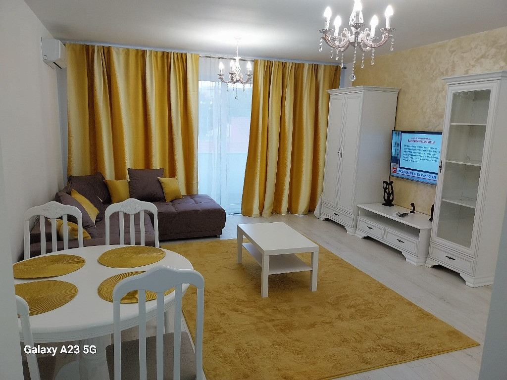 Apartament 2 Camere Semidecomandat Zona Ciresica