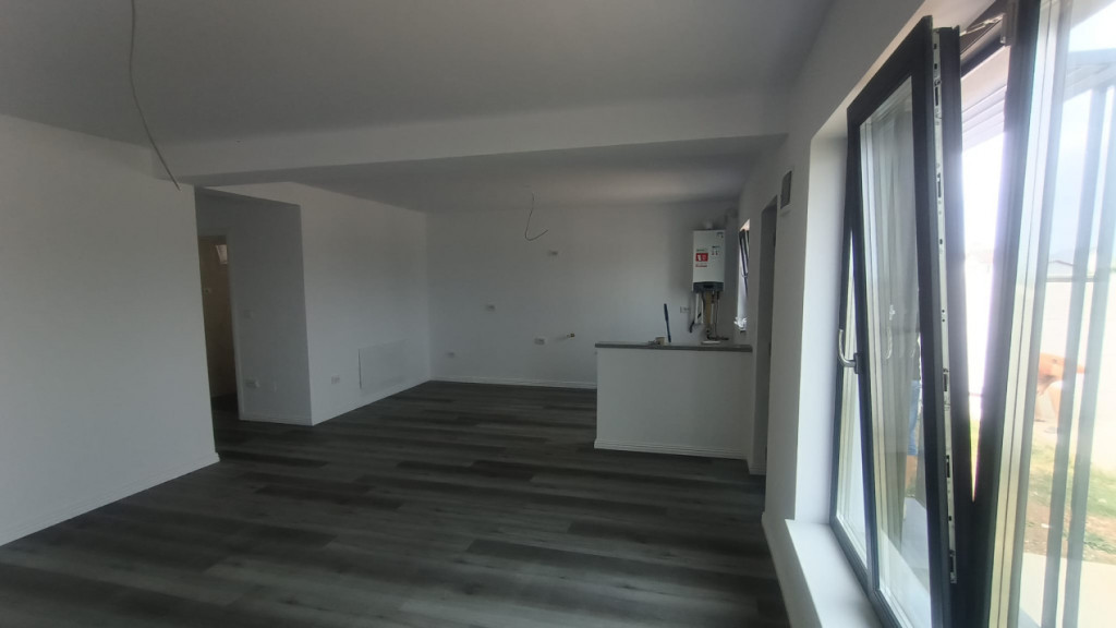Casa de vanzare, 88 mp, teren 322 mp, zona Carcea