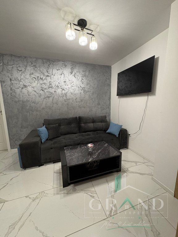 Apartament 2 camere de vanzare , zona Vivo, Floresti.