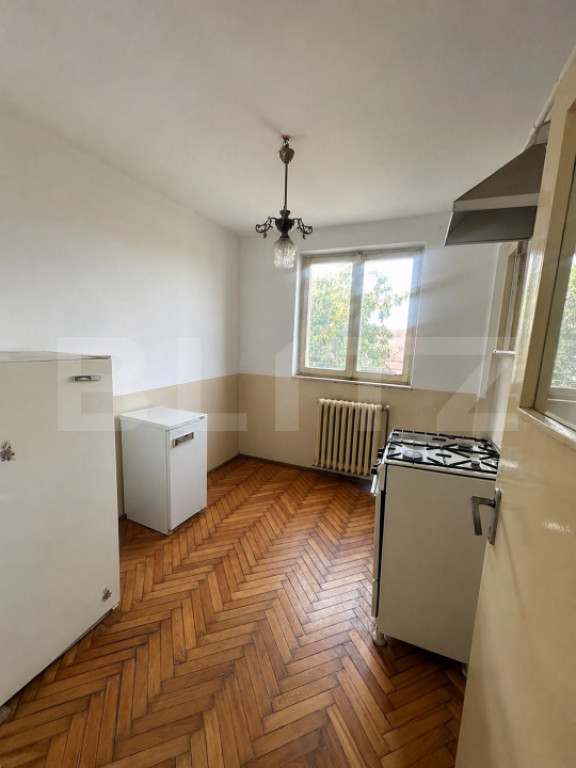 Apartament 3 camere, 35 mp, zona Micro 1