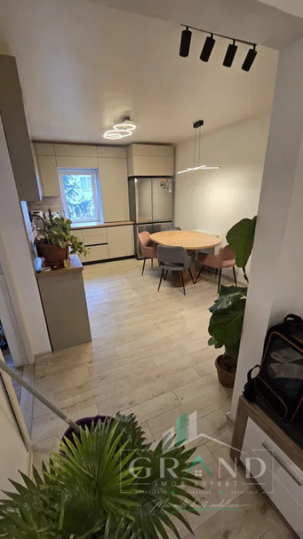 3 camere RENOVAT | 67 mp | 2 Balcoane | Piata Zorilor-Mobila