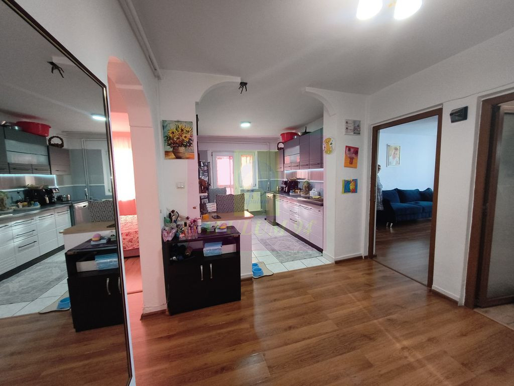 Apartament spațios de 4 camere bl 1982 Berceni etajul 8 ...