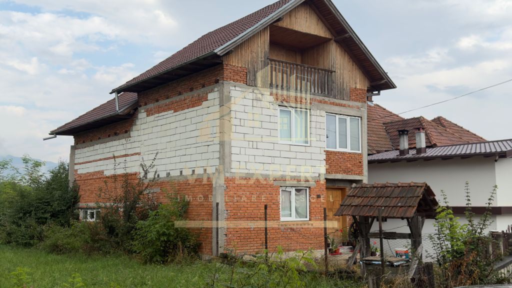 CASĂ 4 CAMERE TEREN 1000 MP ALBEȘTI DE MUSCEL JUD ARGEȘ