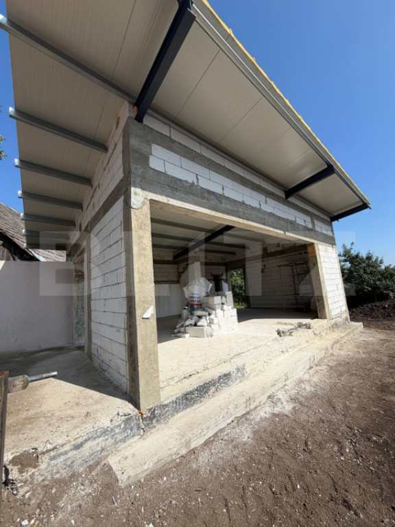 Spatiu comercial de inchiriat, 65 mp, vitrina si terasa, zon