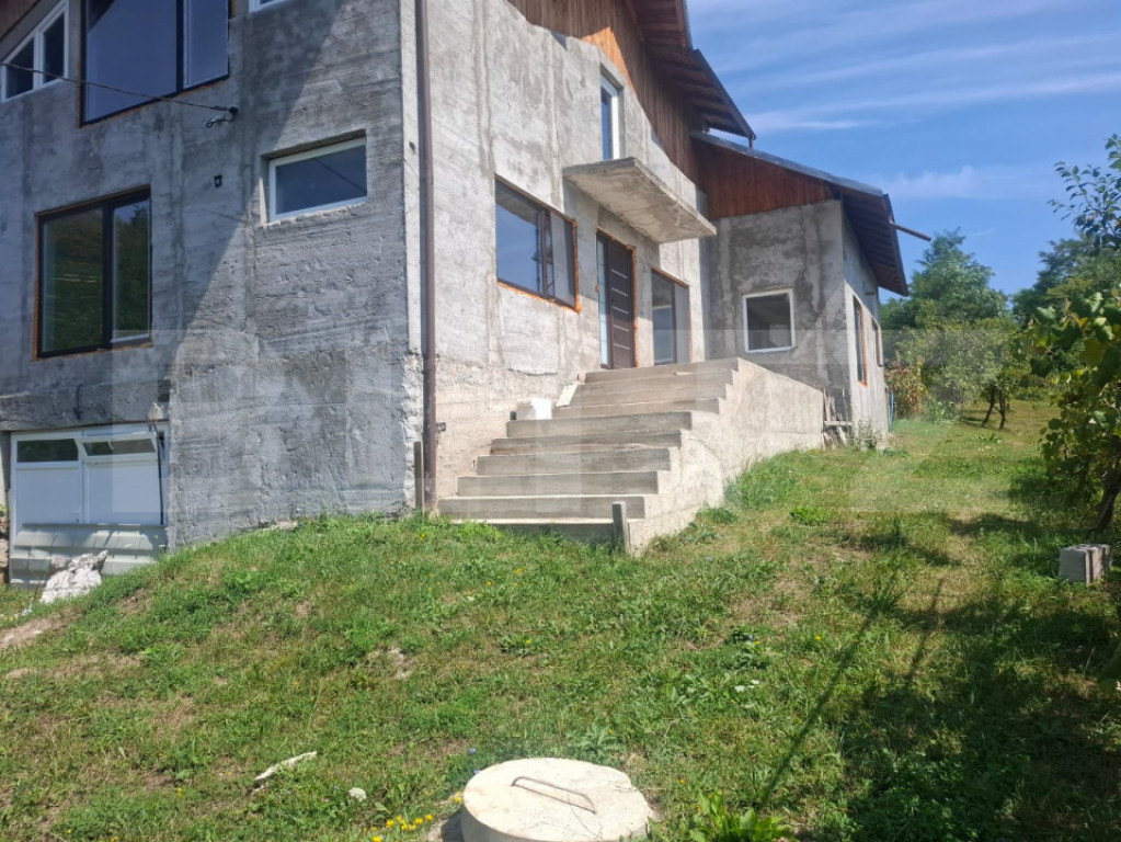 ???? Casă 206 mp la gri + teren 1.832 mp, deschidere 15 ml