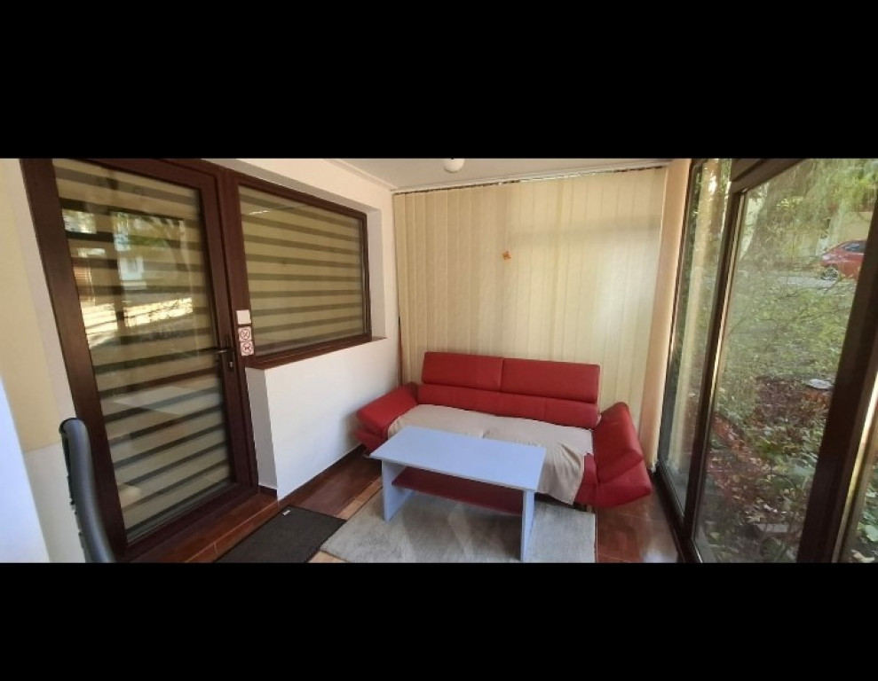Apartament cu 3 camere Semidecomandate - Parter Zona Marasesti
